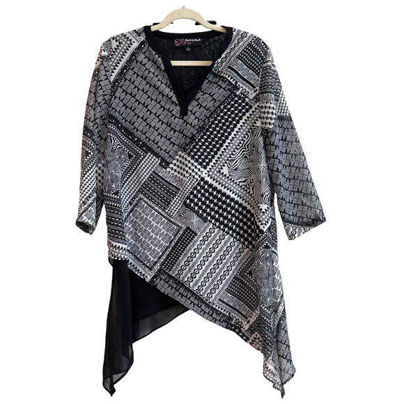 Peck & Peck Tops - Peck & Peck Abstract, Zebra Animal Print Asymmetrical Blouse